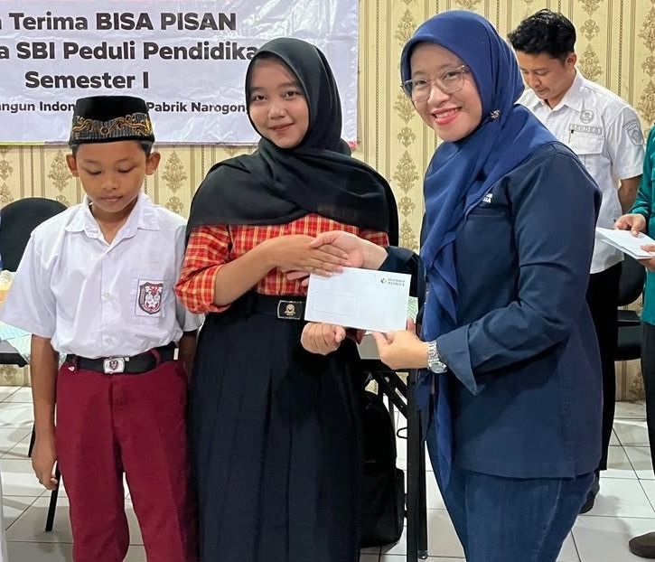 Solusi Bangun Indonesia Salurkan Beasiswa kepada 500 Pelajar, Dorong Akses Pendidikan