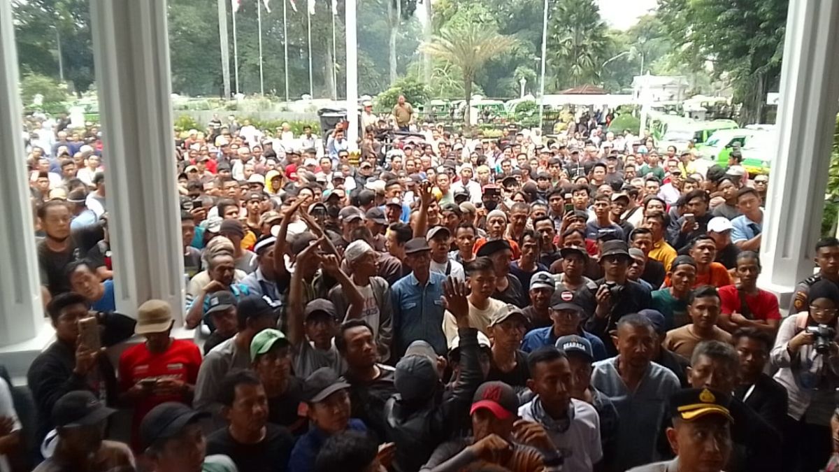 Ribuan Pengemudi Angkot Gelar Aksi Damai di Bogor, Wali Kota Janji Buka Dialog
