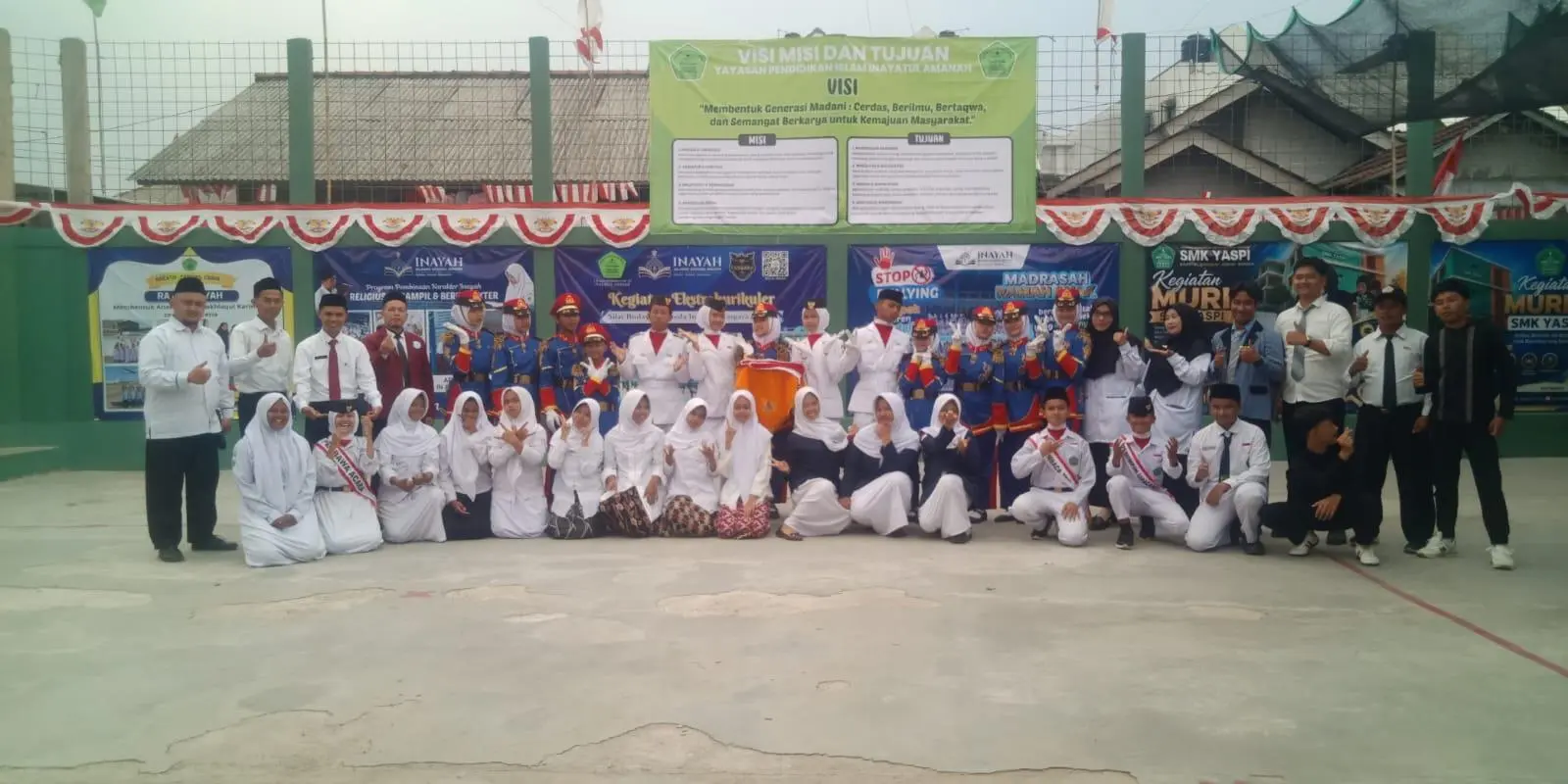 Khidmat! Penurunan Bendera HUT RI ke-81 di YPI Inayatul Amanah Ciomas Penuh Semangat Nasionalisme