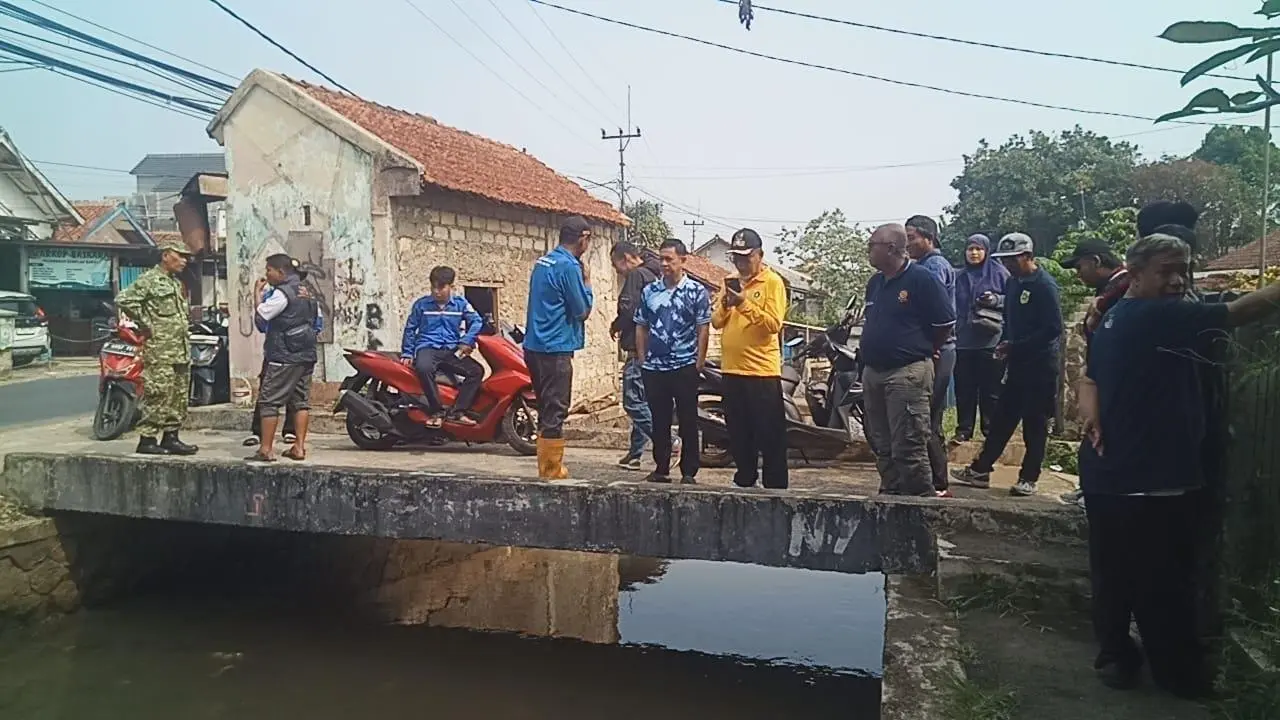Ikuti Arahan Bupati, Camat Kemang Pimpin Bersih-Bersih Perbatasan dan Penertiban Bangli