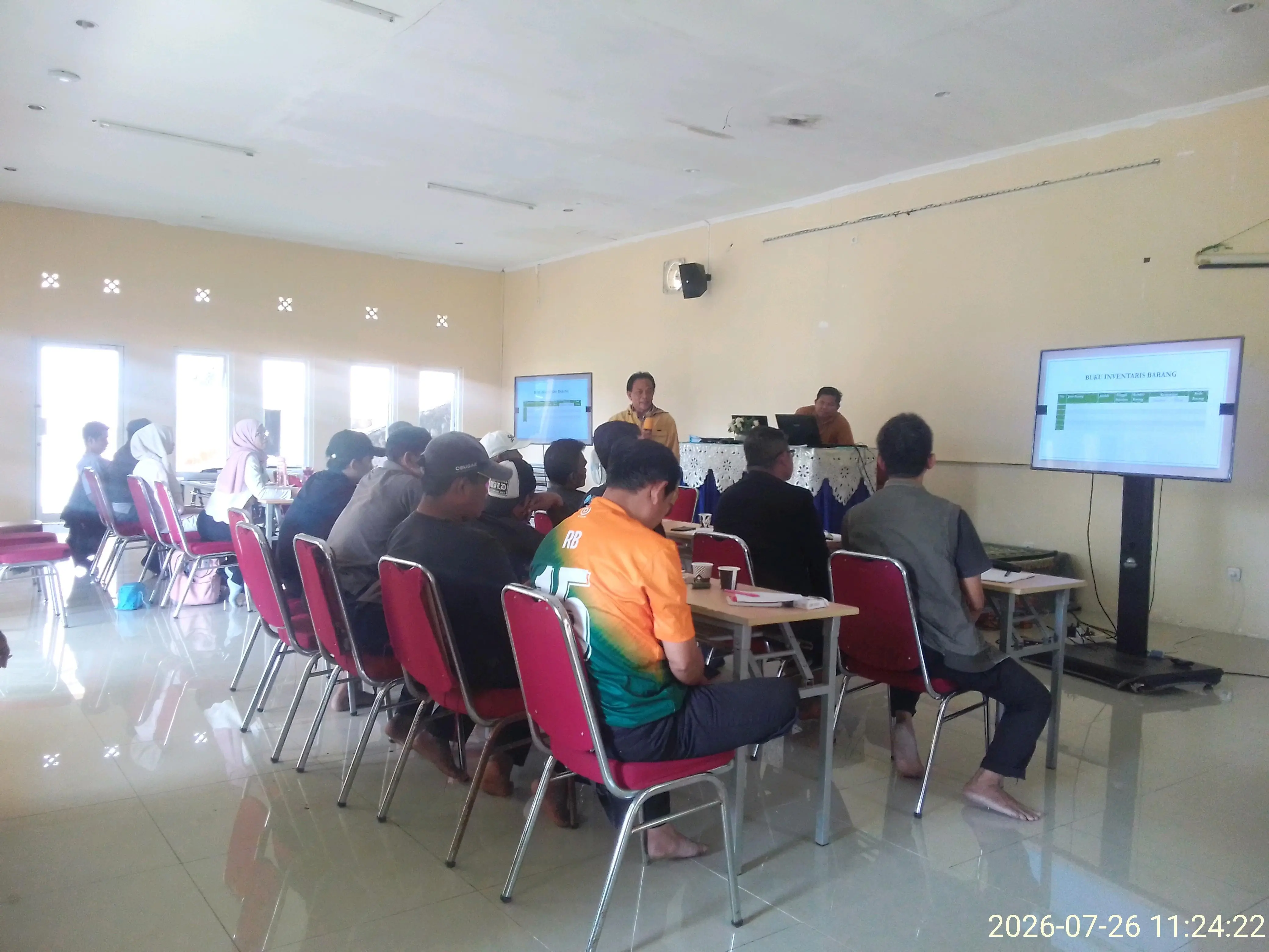 FKPCH dan Rekonvasi Bhumi Salurkan Ilmu Administrasi Keuangan Pada Kelompok Tani