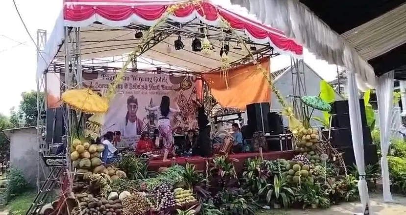 Seren Taun di Desa Leuweungkolot: Melestarikan Tradisi Adat Sunda