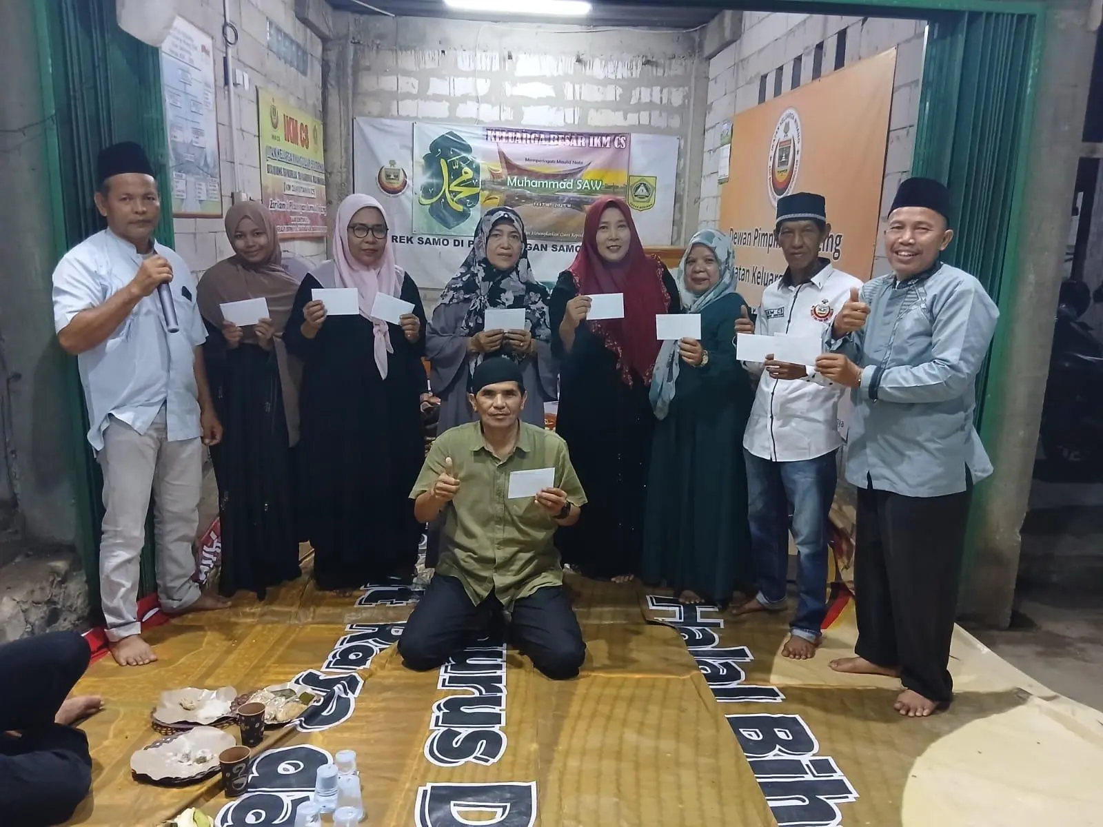 Iman Itu Seperti Baterai HP, Pengajian dan Santunan Yatim DPC IKM Sukaraja Hangatkan Malam di Tengah Guyuran Hujan