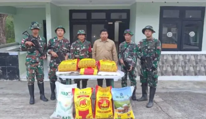 Satgas Citarum Bais TNI Bersama Pos Nino Amankan 200 Kilogram Beras Diduga Hendak Diselundupkan dari Timor Leste
