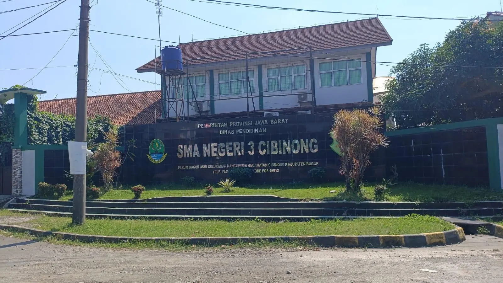 Terkendala Data KK, Warga yang Tinggal 50 Meter dari SMA Negeri 3 Cibinong Khawatir Anak Gagal Masuk Sekolah