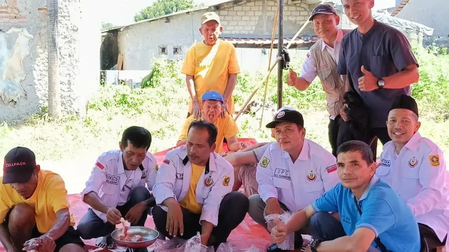 IKM Sukaraja Tebar Kepedulian di Idul Adha, Zulkifli Apresiasi Dukungan Fadli Zon