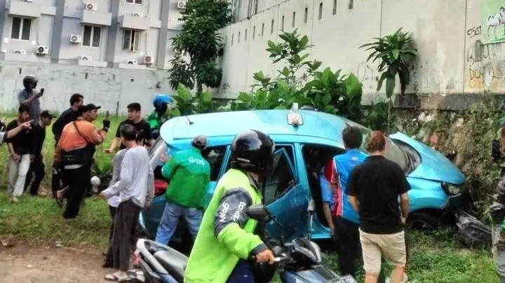 Tragis di Gading Serpong, Pasutri Tewas Ditabrak Taksi Diduga Sopir Alami Kambuh Epilepsi