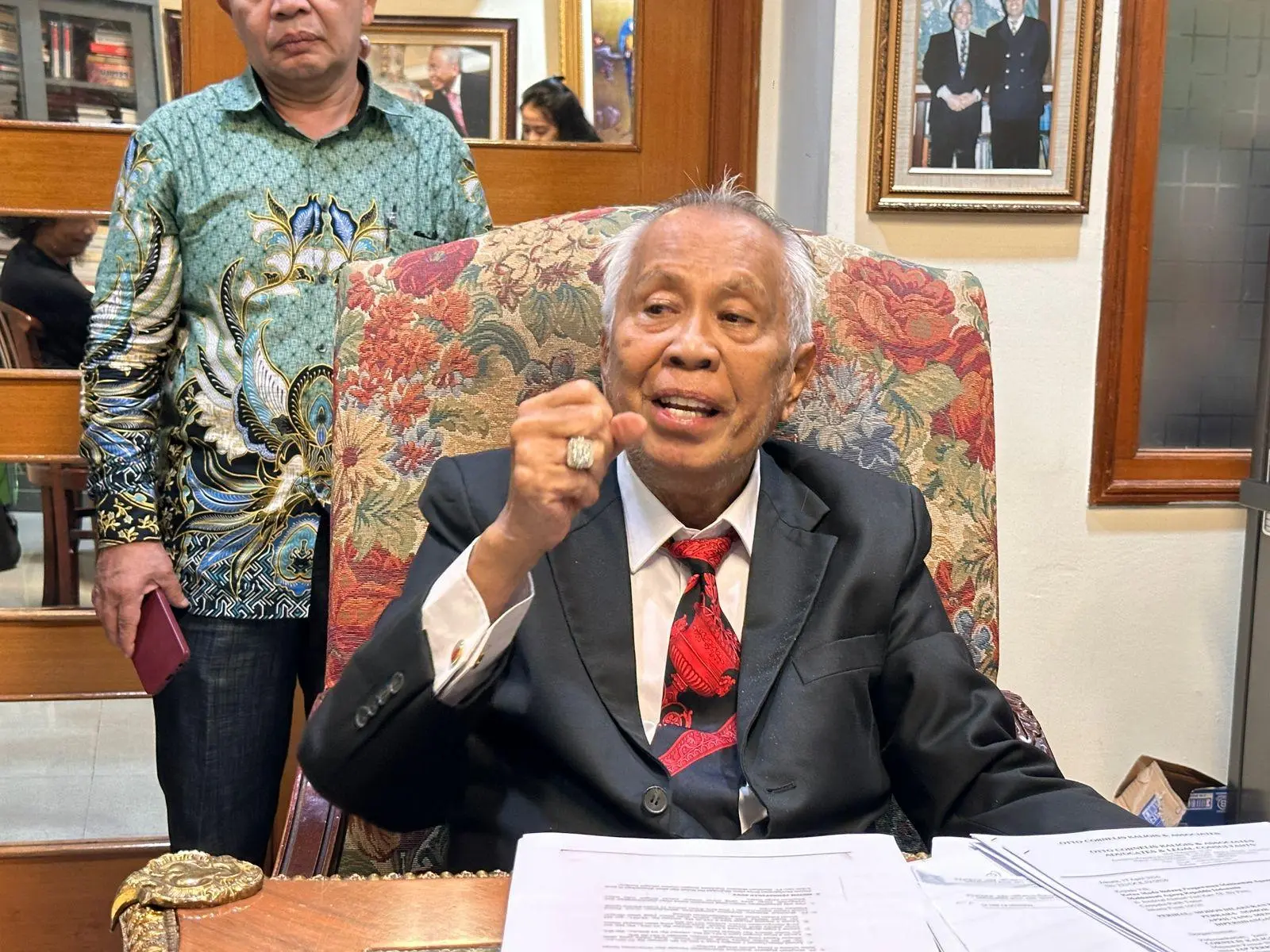 OC Kaligis Laporkan Tiga Hakim Tipikor Semarang dan Singgung Peran Bupati Klaten Sri Mulyani dalam Kasus Jap Ferry