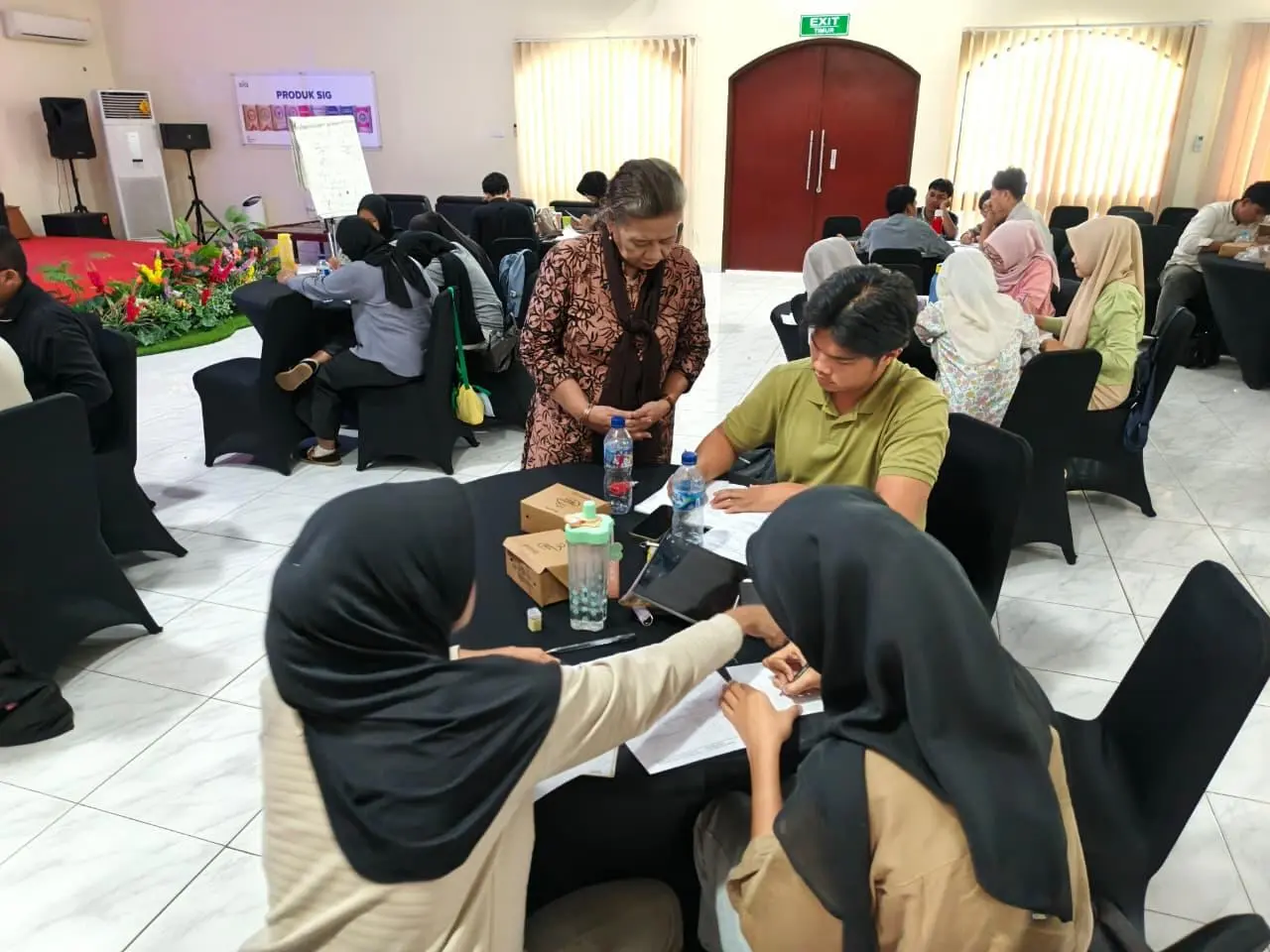 Solusi Bangun Indonesia Tingkatkan Peluang Pelajar Narogong Masuk PTN Melalui Program GENILO