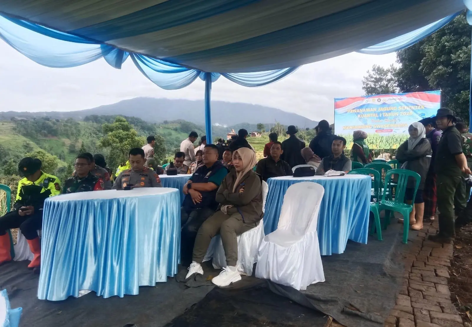 Kapolres Bogor Pimpin Penanaman Jagung Serentak Bersama Warga di Caringin