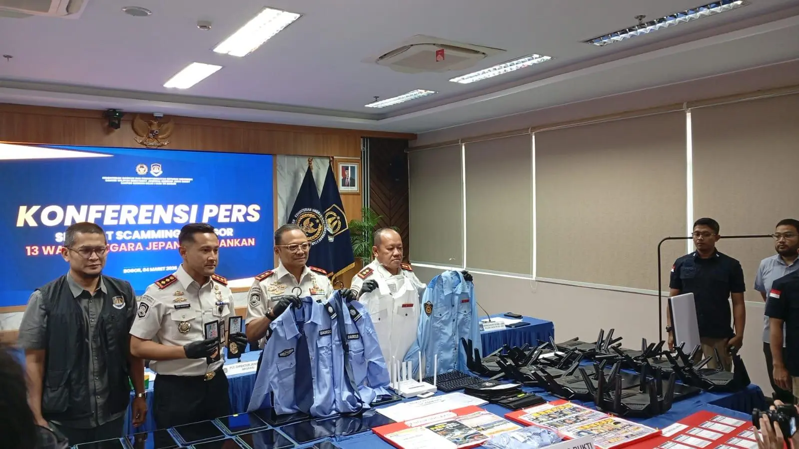 Dirjen Imigrasi Bogor Amankan 13 WNA Jepang, Bongkar Sindikat Scamming Berkedok Polisi Jepang di Sentul