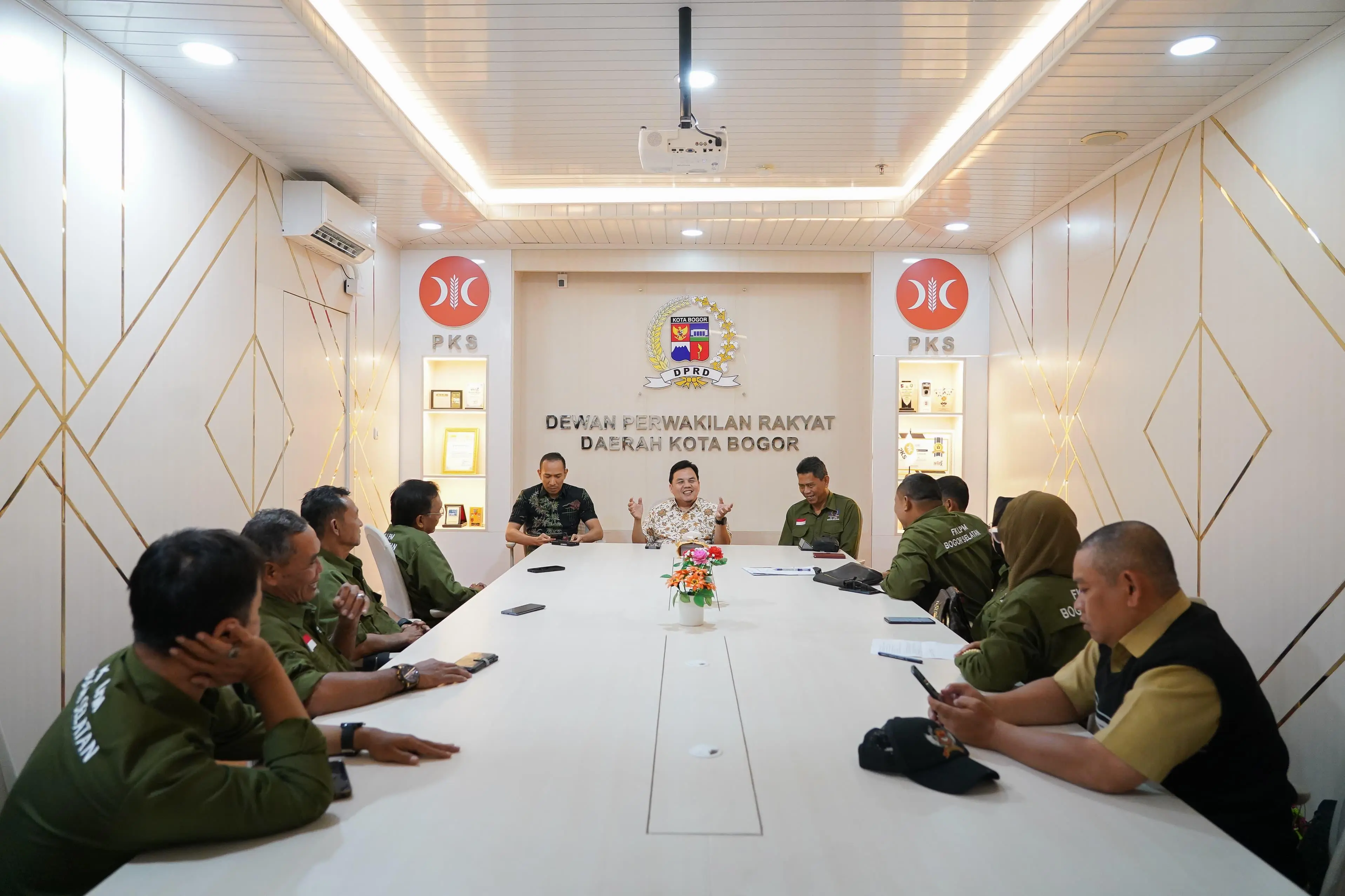 FK LPM Bogor Selatan Protes Aturan Batas Usia Pengurus RT RW ke DPRD Kota Bogor