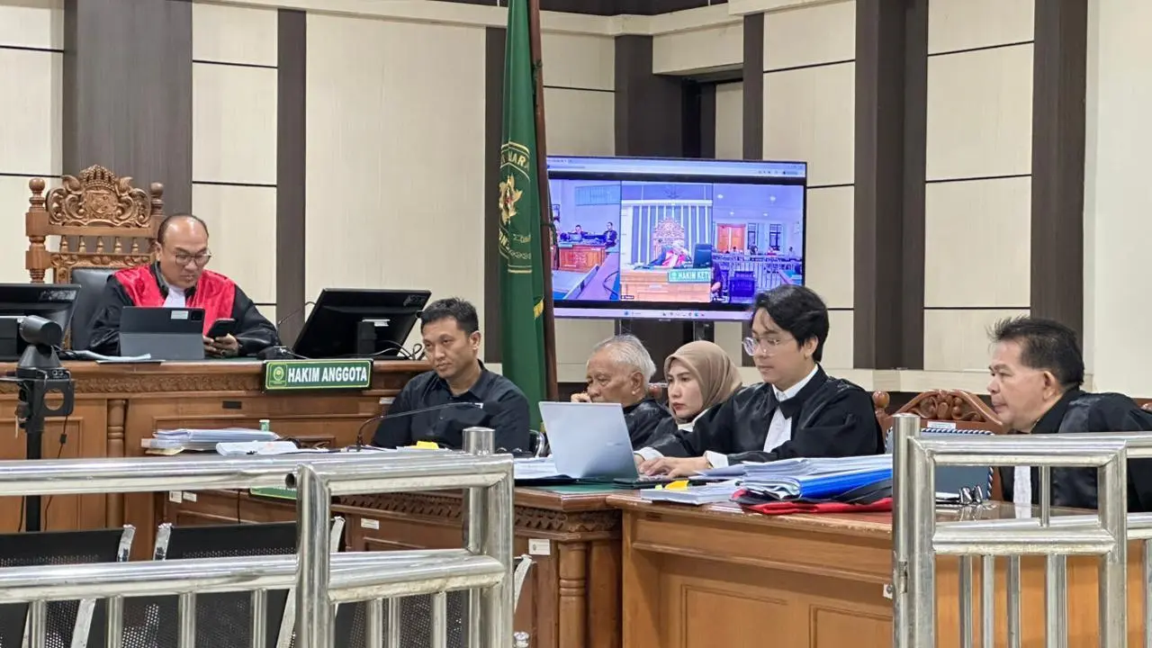OC Kaligis Sebut Dicky Syahbandinata Korban Kriminalisasi Bankir dalam Sidang Korupsi Kredit Sritex di Tipikor Semarang