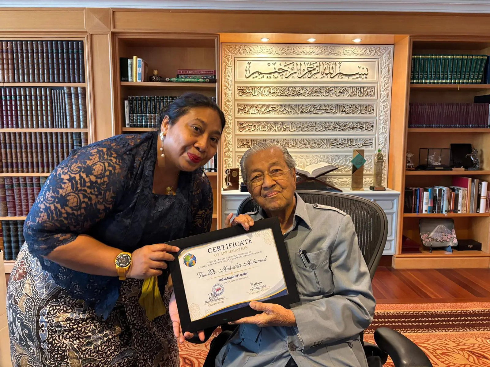 Di Usia 100 Tahun, Tun Dr. Mahathir Tetap Menjadi Suara Moral Asia, IWO Beri Penghargaan Asian Inspired Leader