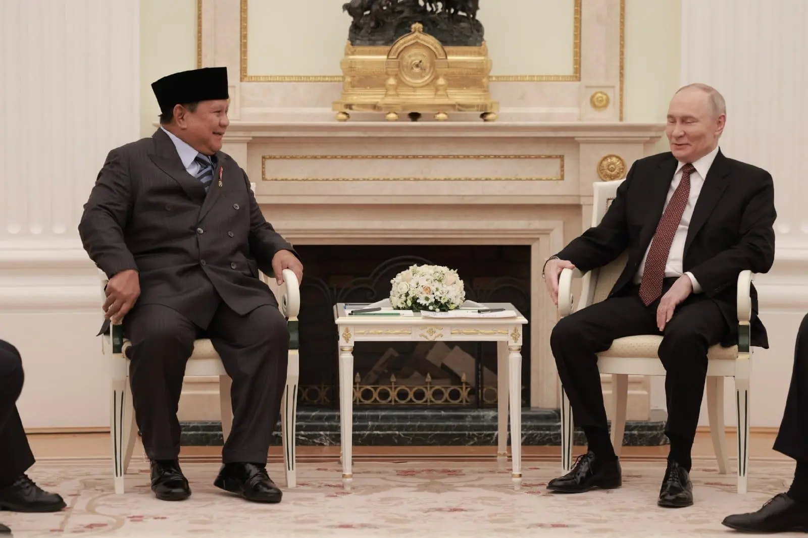 Bertemu Prabowo, Putin Sebut Rusia Siap Bantu Indonesia Kembangkan Energi Nuklir