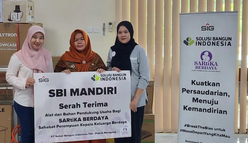 Solusi Bangun Indonesia Dukung Ekonomi untuk Perempuan Kepala Keluarga di Klapanunggal
