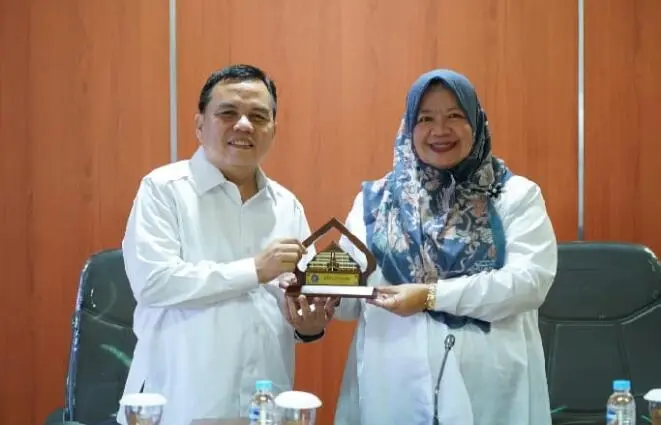 Ketua DPRD Kota Bogor Terima Audiensi Mahasiswi University of British Columbia