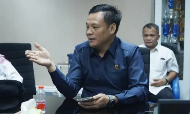 Bangunan diatas saluran sungai persoalan klasik tak kunjung selesai ‎