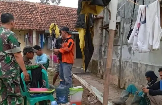 ‎Warga Cimandala bangun Jalan secara swadaya