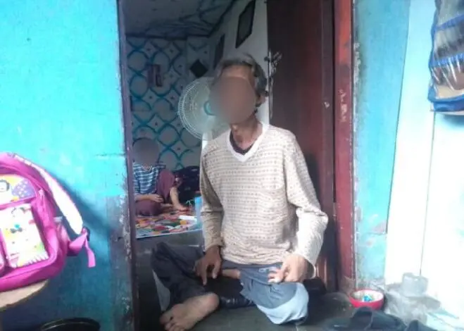 Derita seorang tulang punggung keluarga di Kota Bogor yang tidak dapat berjalan dan bekerja