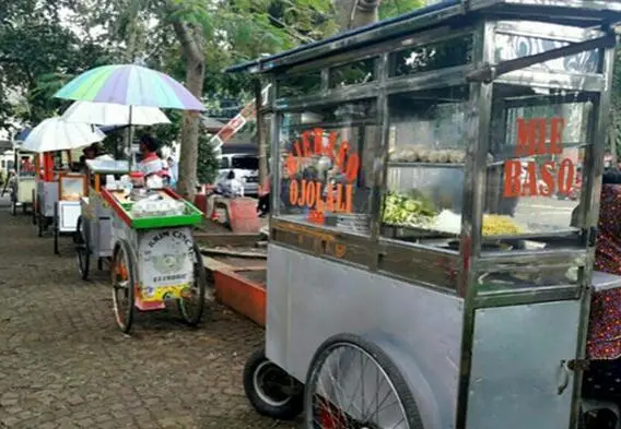 PKL diijinkan berjualan di Alun-alun Kota Bogor