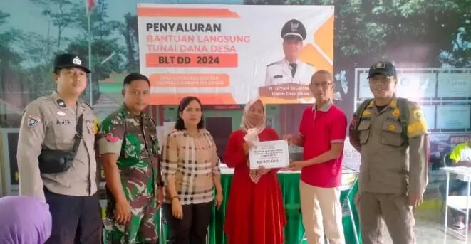 Tuntaskan kemiskinan ekstrem, Desa Cikeas bagikan uang kepada 64 Keluarga