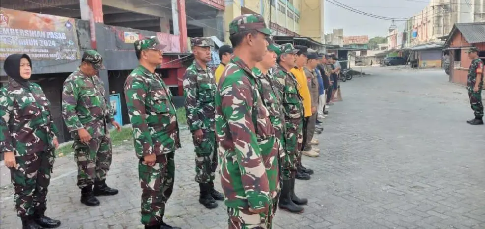 Sambut HUT TNI ke-79 Koramil 0621-02/Sukaraja Karya Bhakti Lingkungan