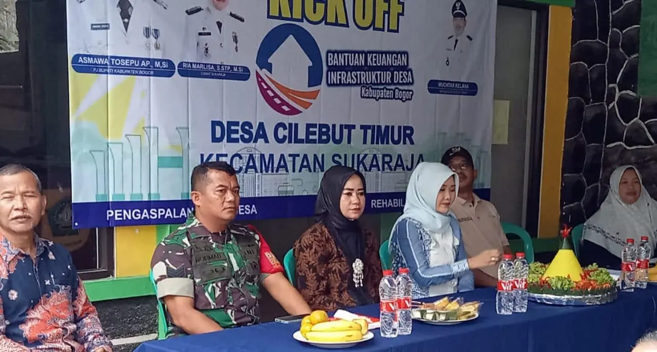 Pemdes Cilebut Timur Rehab Kantor Desa dan Pengaspalan Jalan