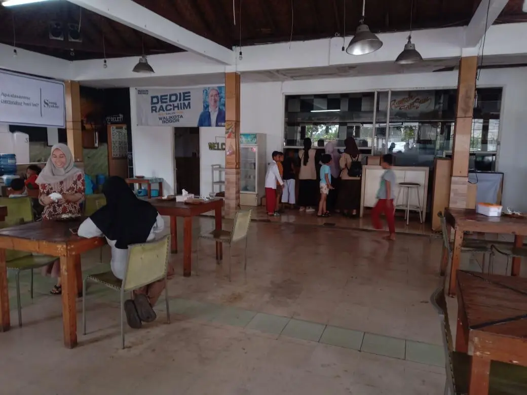 Saung Syukur Sediakan Makan Siang Gratis