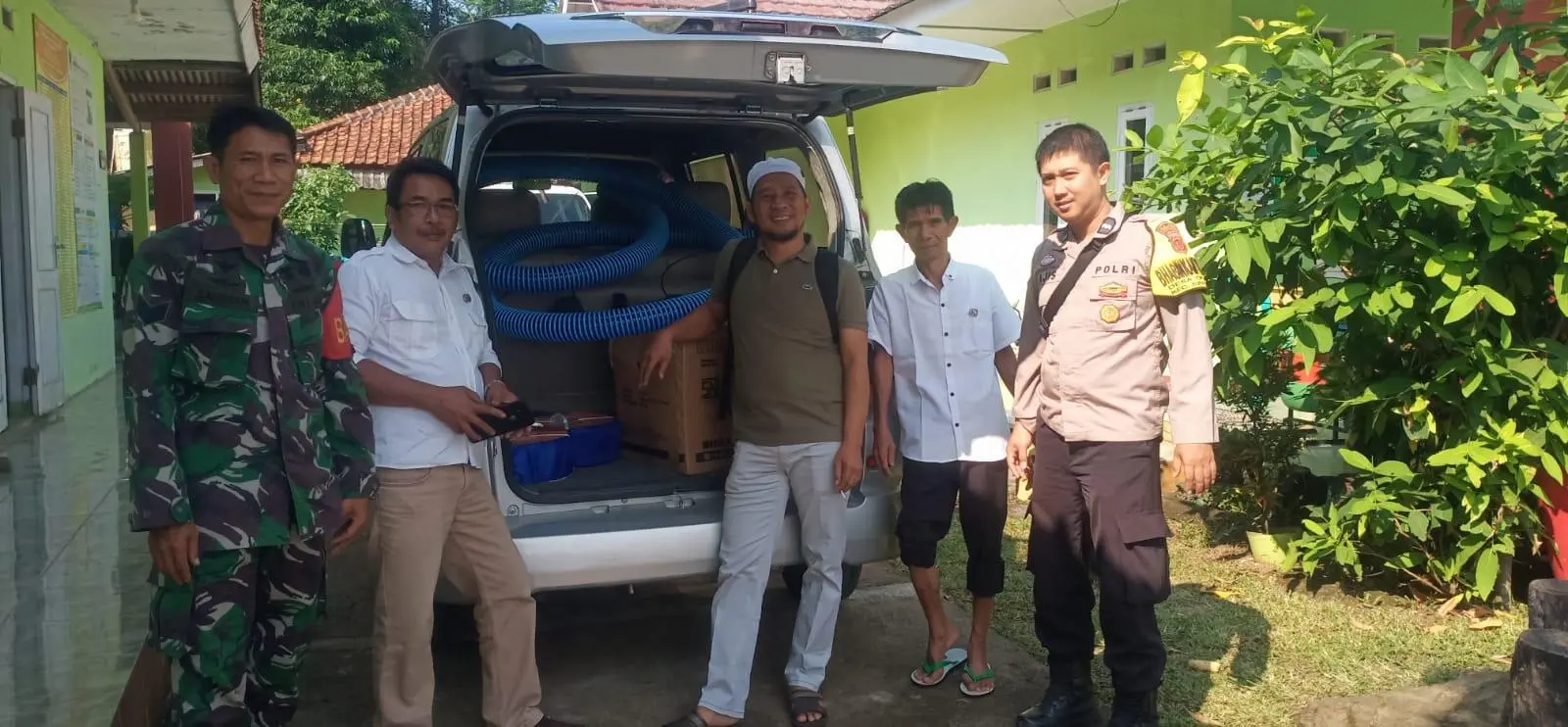 Babinsa Distribusikan Mesin Pompa Air Bantuan Dari Kodim 0621 Kabupaten Bogor