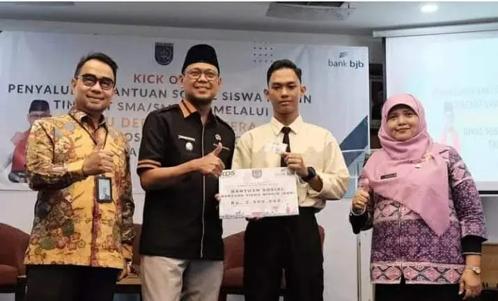 Siswa Miskin tingkat SMA di Kota Depok dapat Bantuan Uang Rp 2 Juta dari KDS