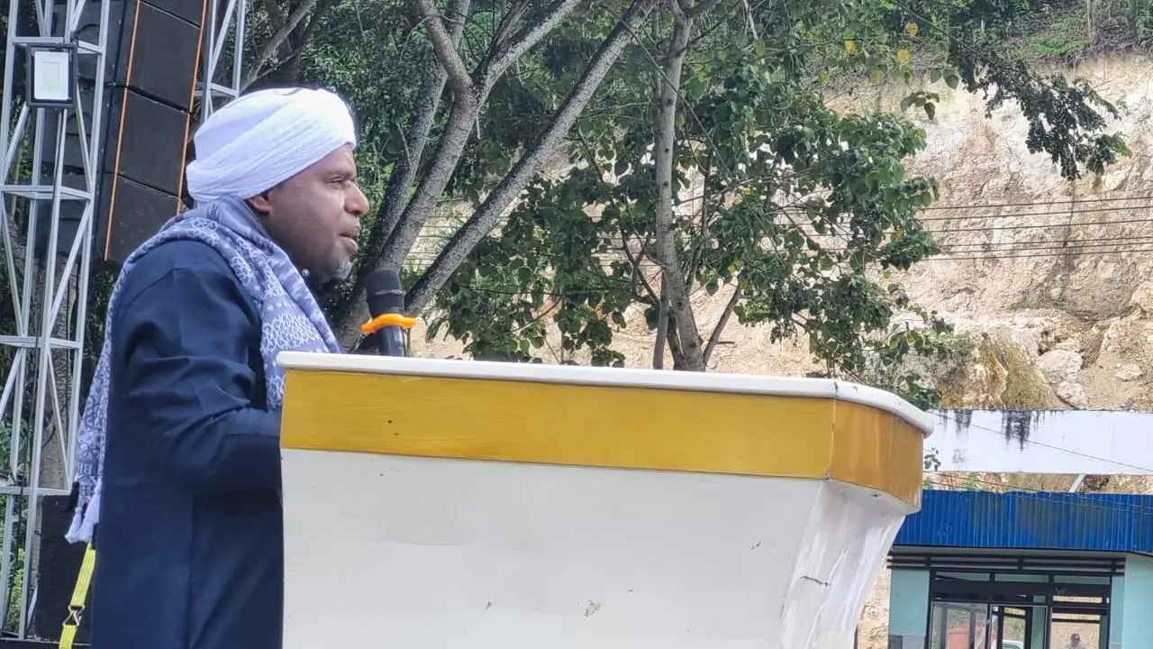 Pontren Hidayatullah Holtekamp Shalat Ied bersama Ketua MUI Provinsi Papua