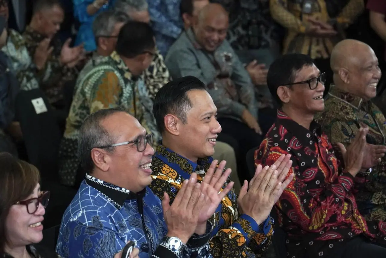 Pemkot Bogor terima Sertifikat Elektronik Tanah dari Menteri AHY