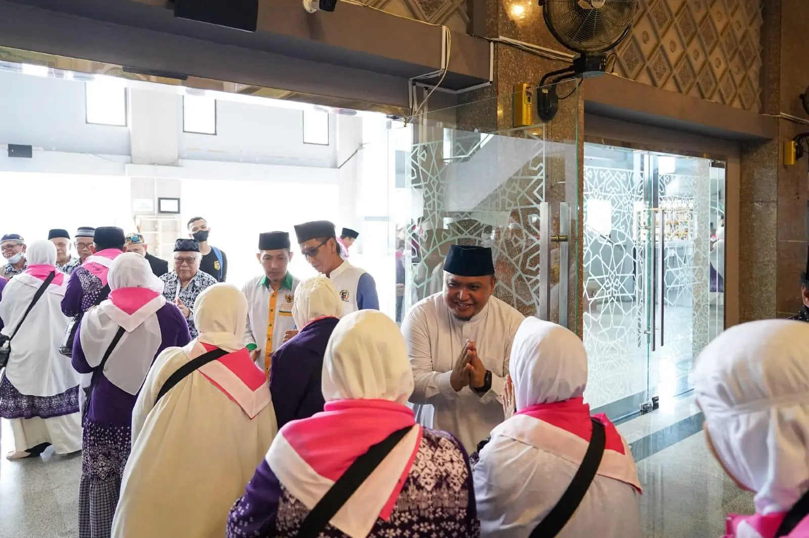 Jamaah Haji Diberangkatkan, Atang Titipkan Doa untuk Kesejahteraan Kota Bogor