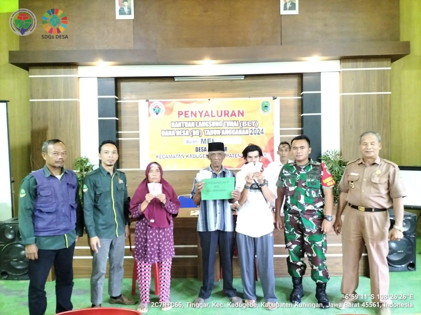 Warga Desa Tinggar Terima BLT DD Tahap 5