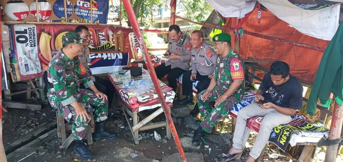 Petugas Lakukan Pengamanan Wilayah Jalannya Sidang Putusan Mahkamah Konstitusi