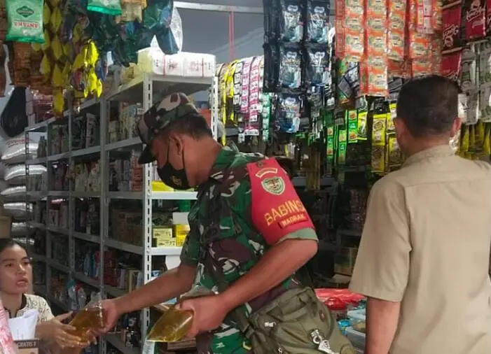 Pasca Lebaran Petugas Lakukan Pengecekan Harga Sembako