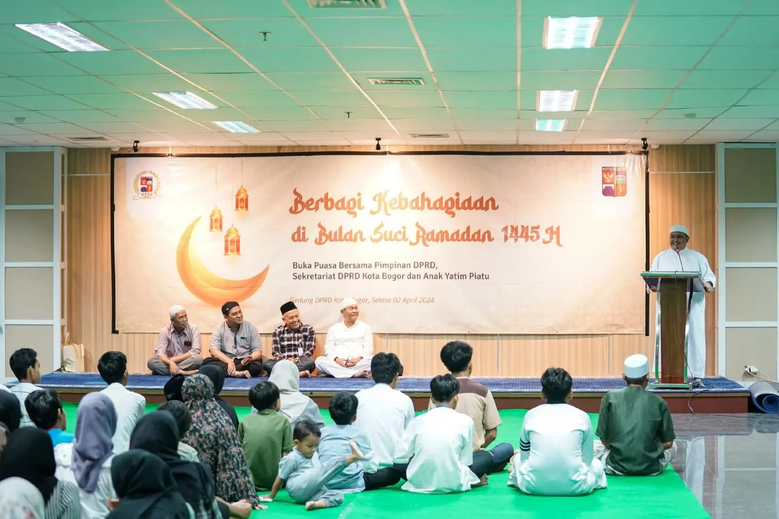 Pimpinan dan Sekretariat DPRD Kota Bogor Berbagi Kebahagiaan di Bulan Ramadhan