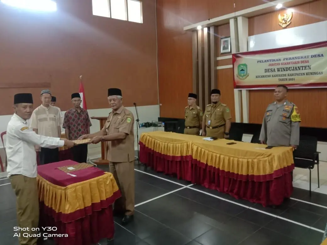 Kades Windujanten Lantik Sekdes dan Kaur Perencanaan