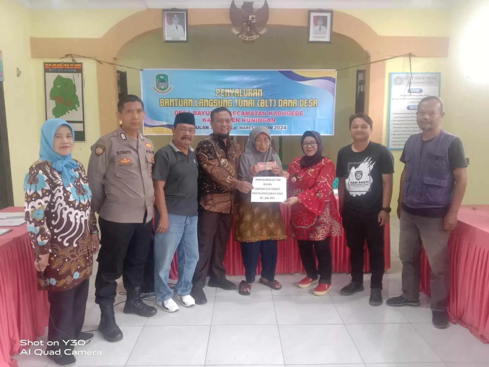 Pulihkan Ekonomi Warga, Desa Bayuning saluran BLT DD