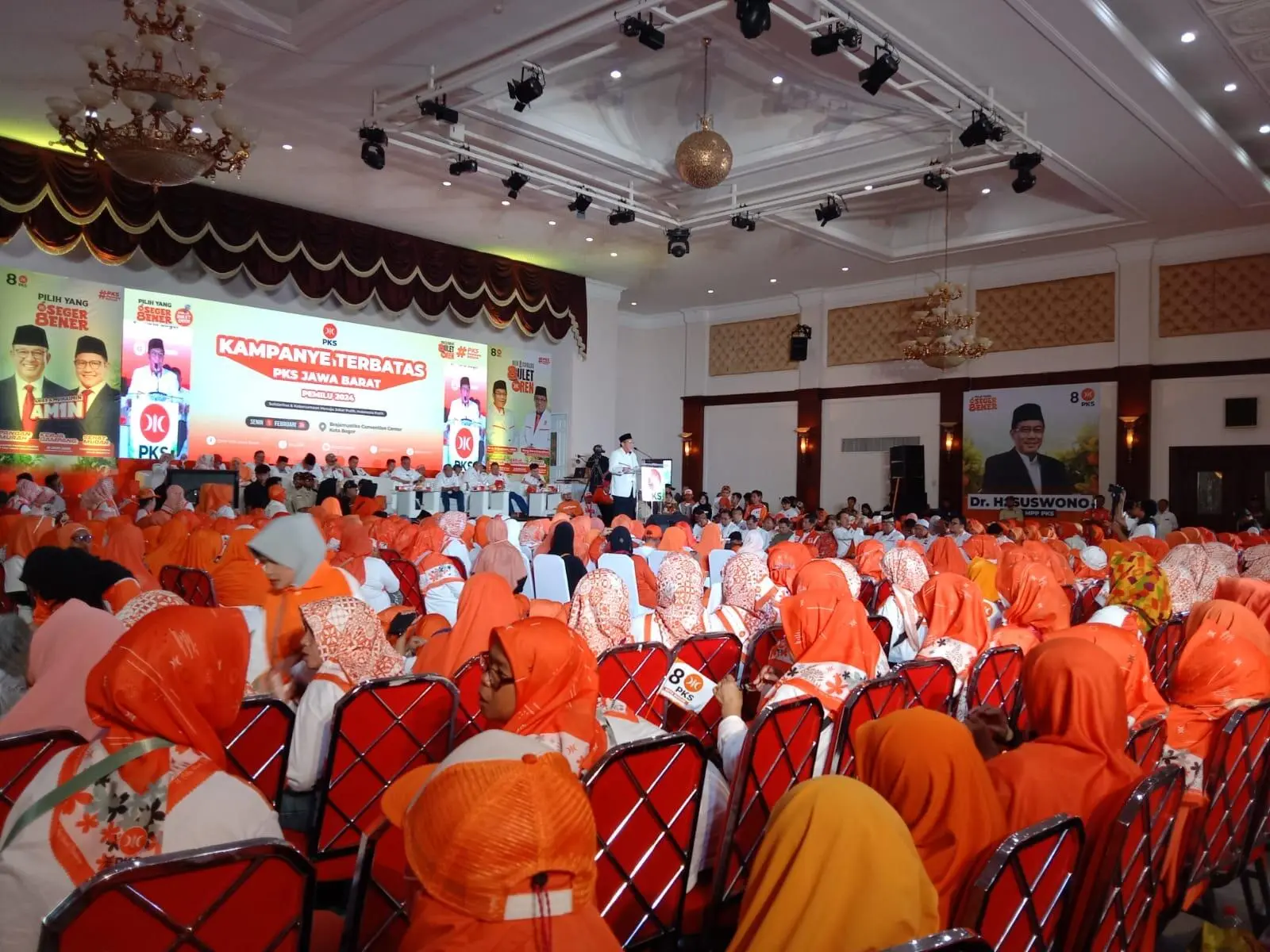 Kampanye Rapat Terbatas Dihadiri Ribuan Pendukung, PKS Target 80 Persen Untuk Kemenangan AMIN di Jabar