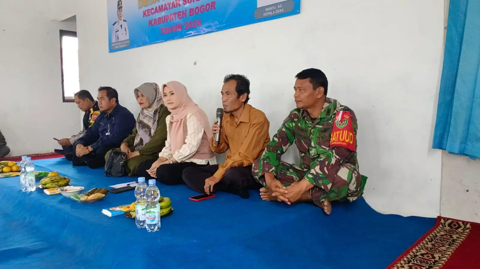 Antisipasi Kamtibmas Pemilu Babinsa Pasir Jambu Lakukan Komsos 