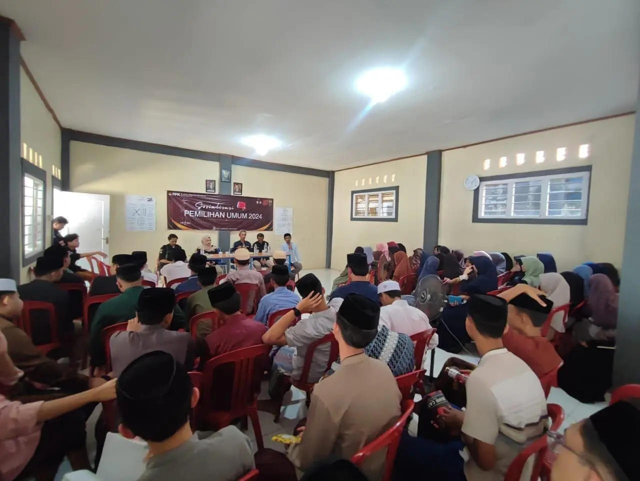 Panitia Pemilihan Suara Sukaraja Sosialisasikan Pemilu Bagi Pemilih Pemula