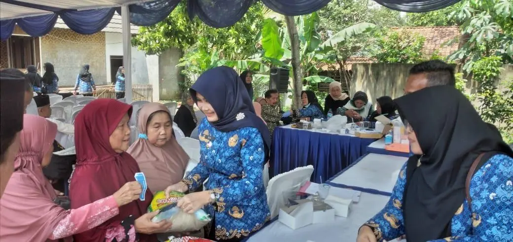 Peringati HUT Korpri Ke-52 Camat Sukaraja Gelar Baksos