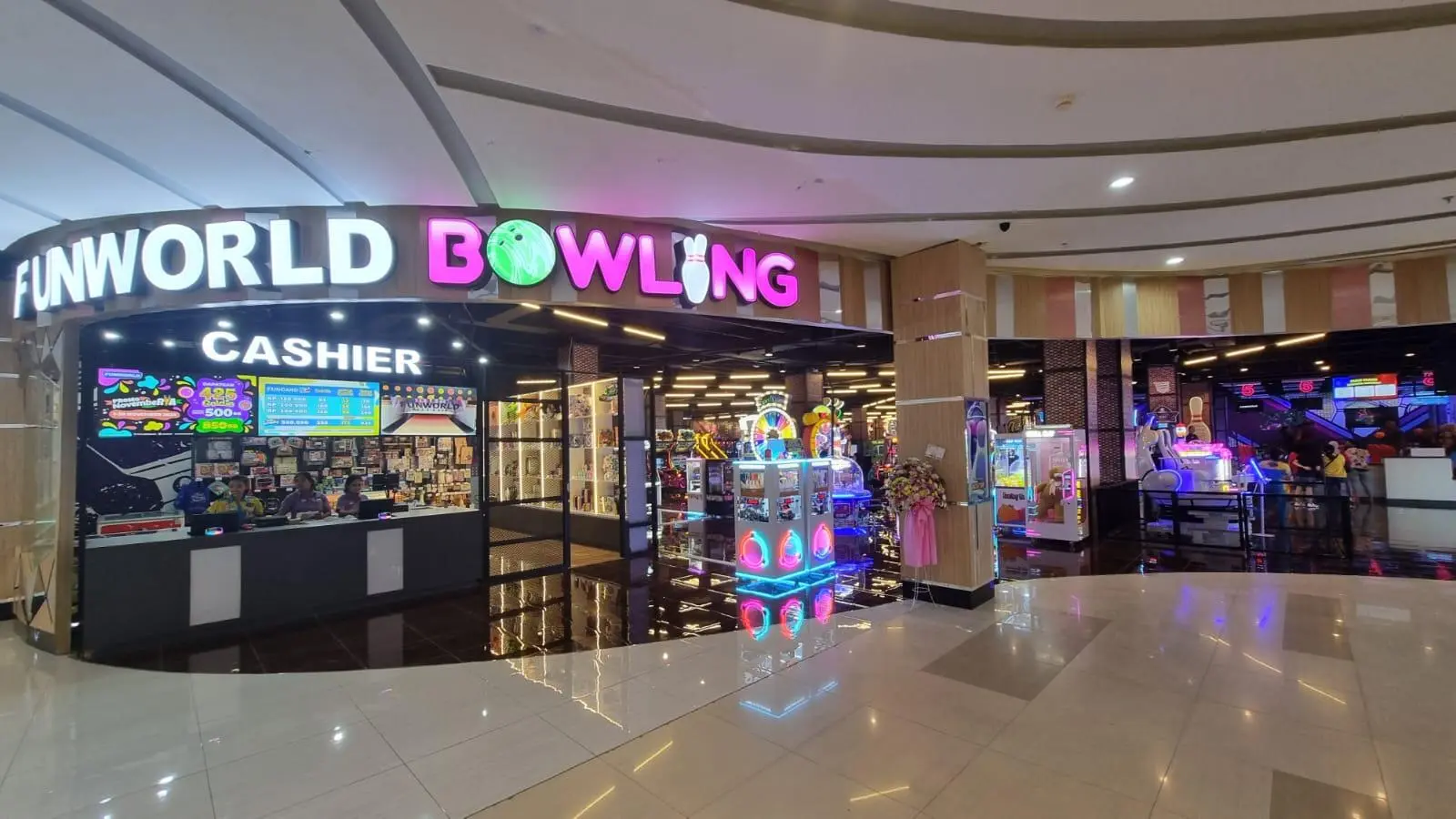 Bertaburan Permainan, Funworld Bowling Kini Hadir di CCM