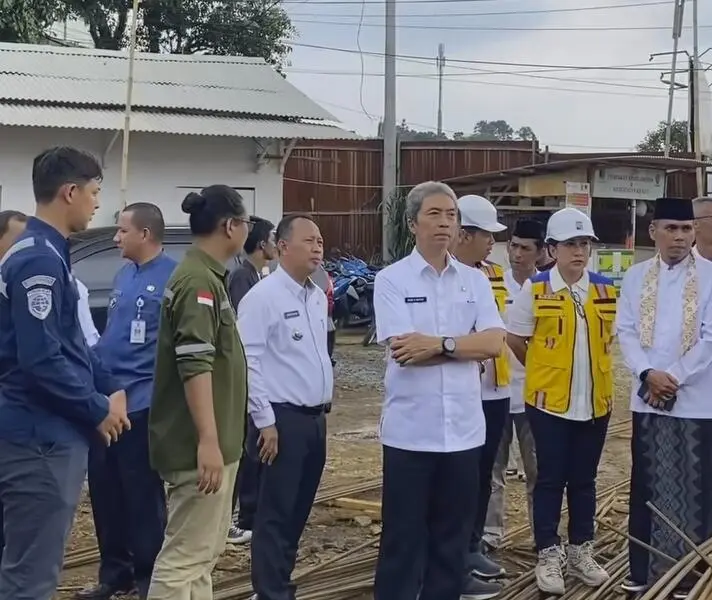 Tinjau TPT Longsor, Dedie A Rachim Minta Balai Besar Perkeretaapian Menganalisis Lebih Lanjut