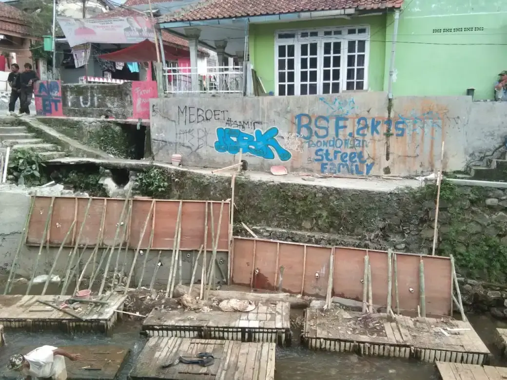 6 Tahun Menunggu, Warga Sukajadi dan Gg Apu Sumringah di Bangunkan TPT