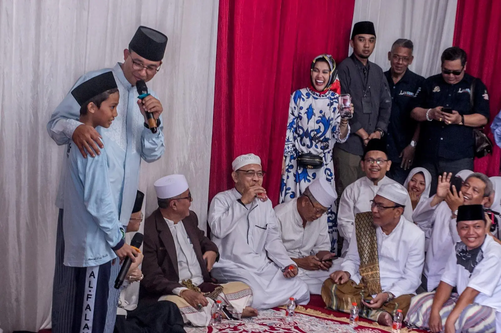 Kunjungan Anies Baswedan ke Ponpes Al-Falak Bogor Disambut ratusan Santri