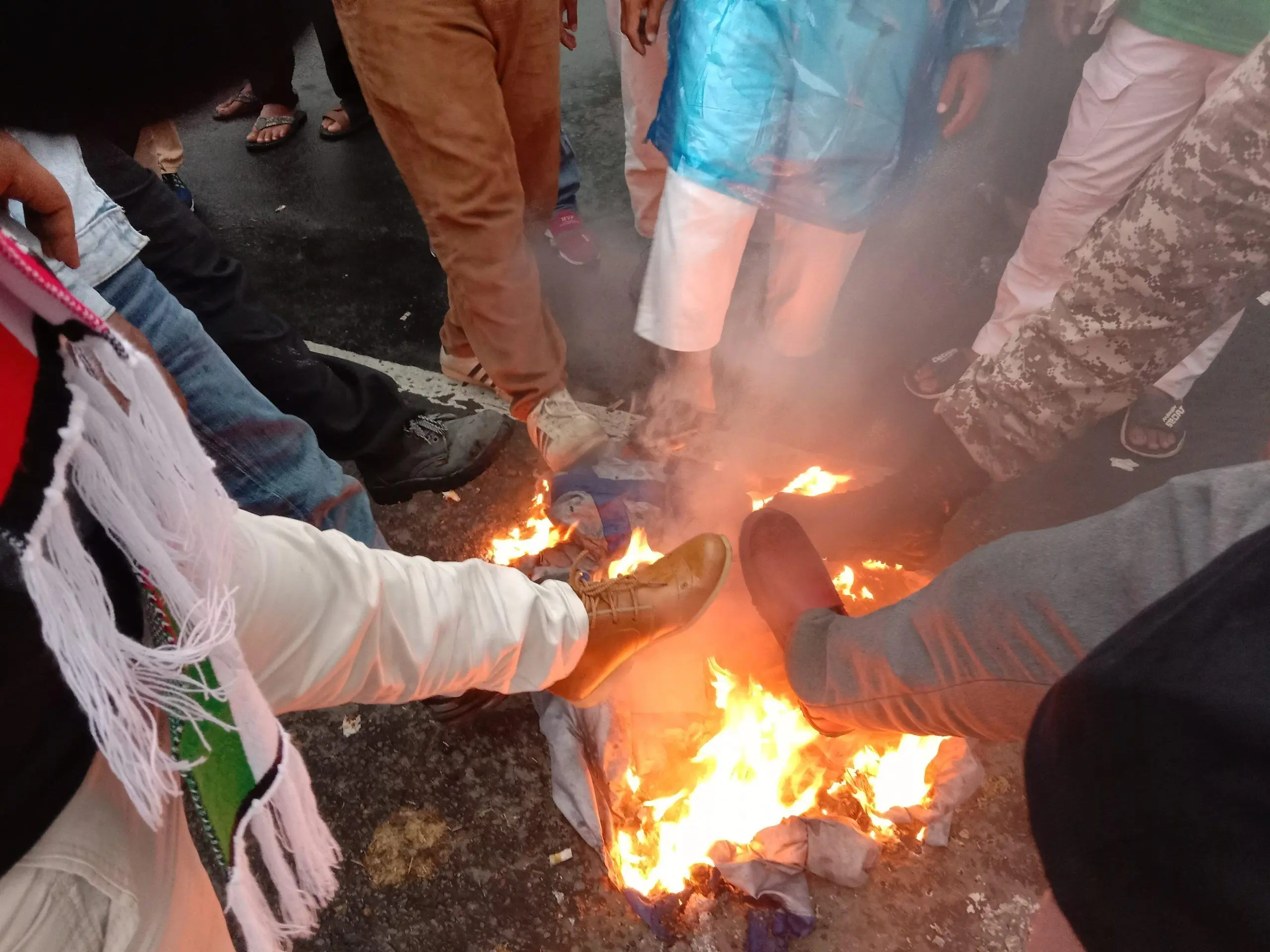 Masa Aksi Bogor Raya Peduli Palestina Bakar Bendera Israel