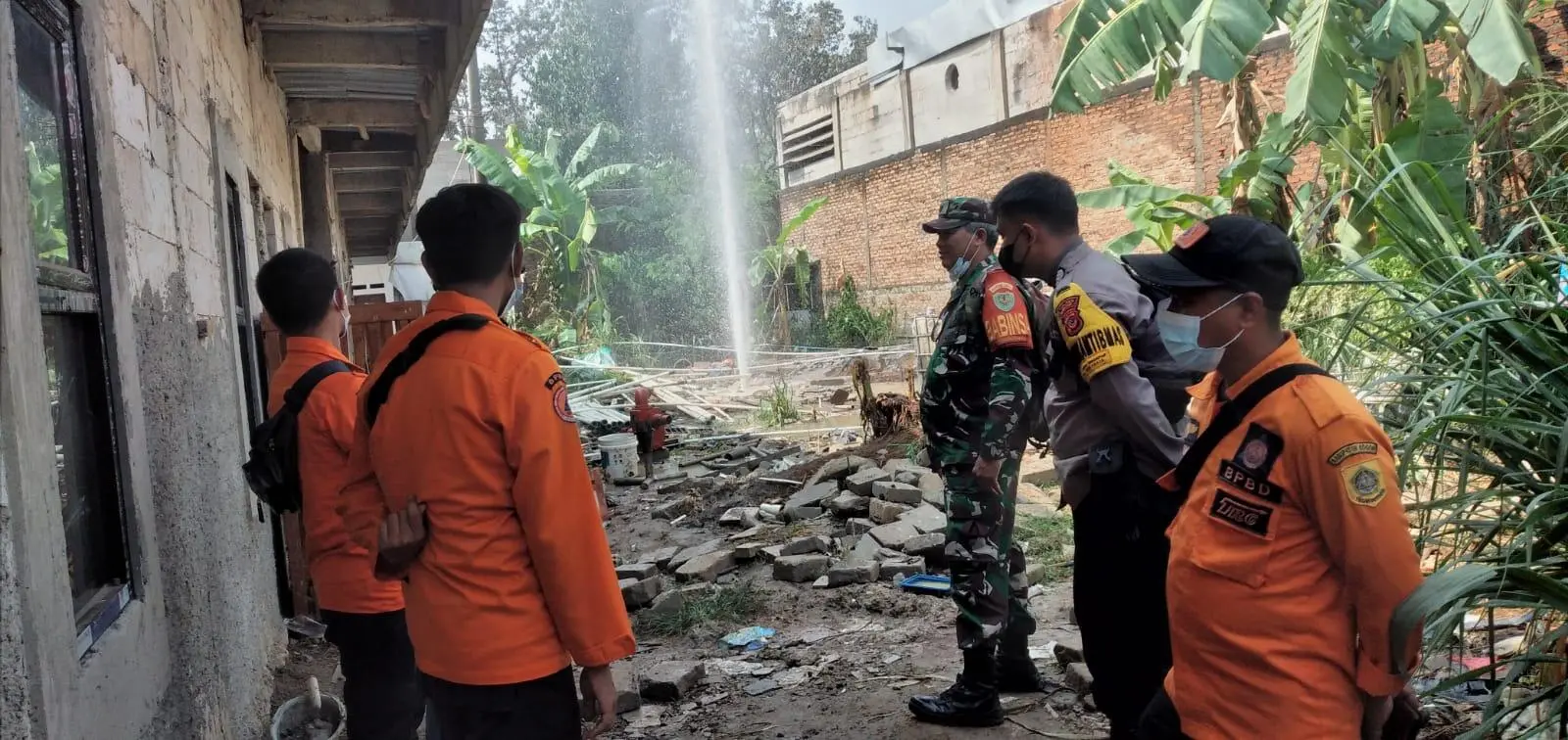 Semburan Gas Cair Tanah Resahkan Warga Desa Pasirlaja